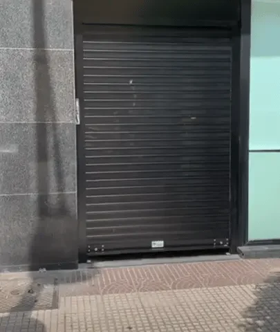 Cuales son las empresas mejor valoradas para la instalacion de persianas metalicas en Barcelona 405x480 - ¿Cuáles son las empresas mejor valoradas para la instalación de persianas metálicas en Barcelona?